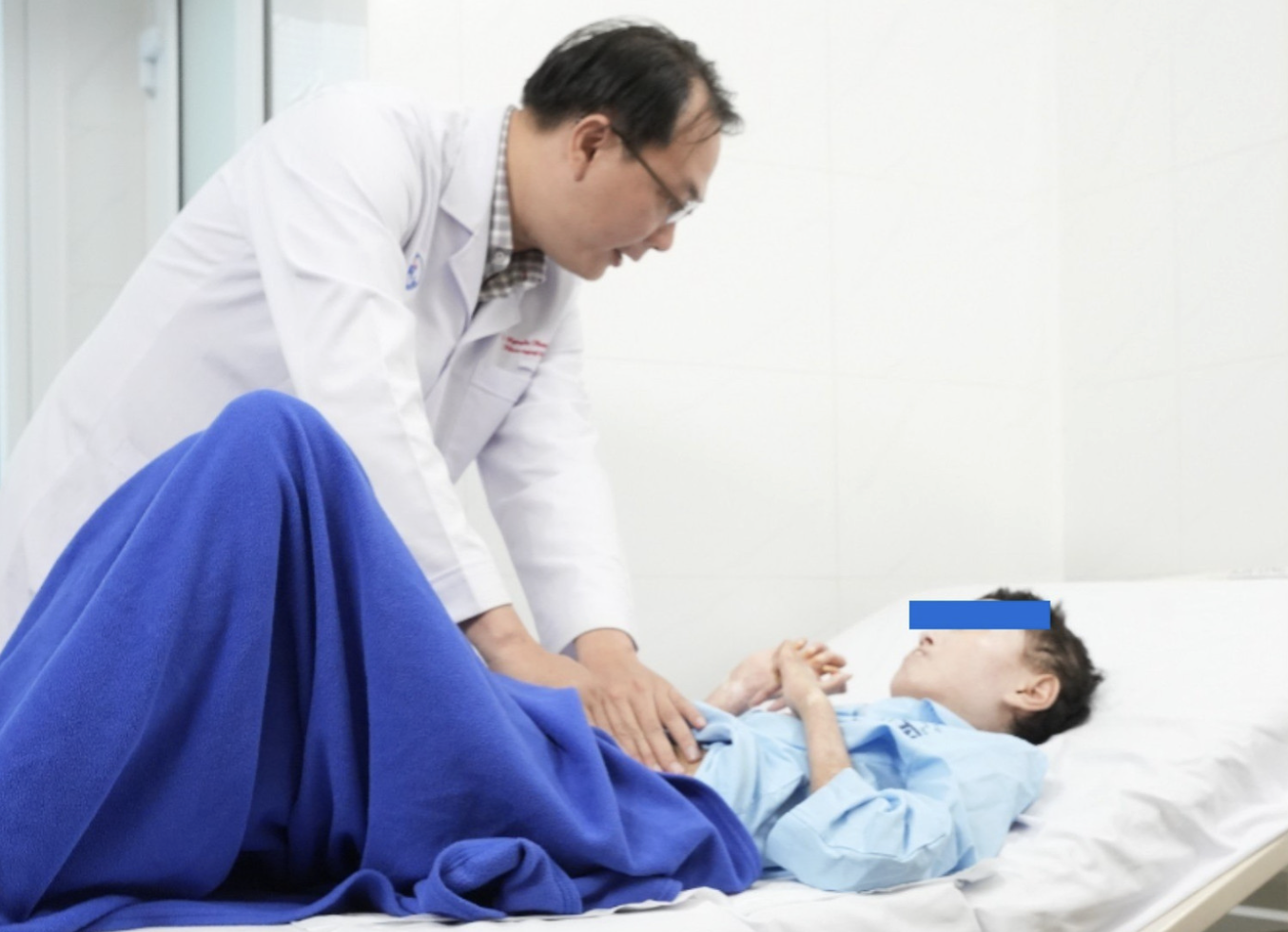 Hội chứng bóp nghẹt tá tràng hiếm gặp khiến cô gái 19 tuổi suy kiệt nguy kịch